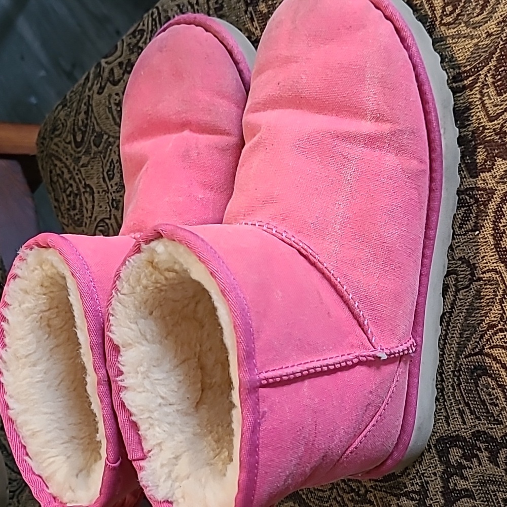 Women's size 7 Ugg boots